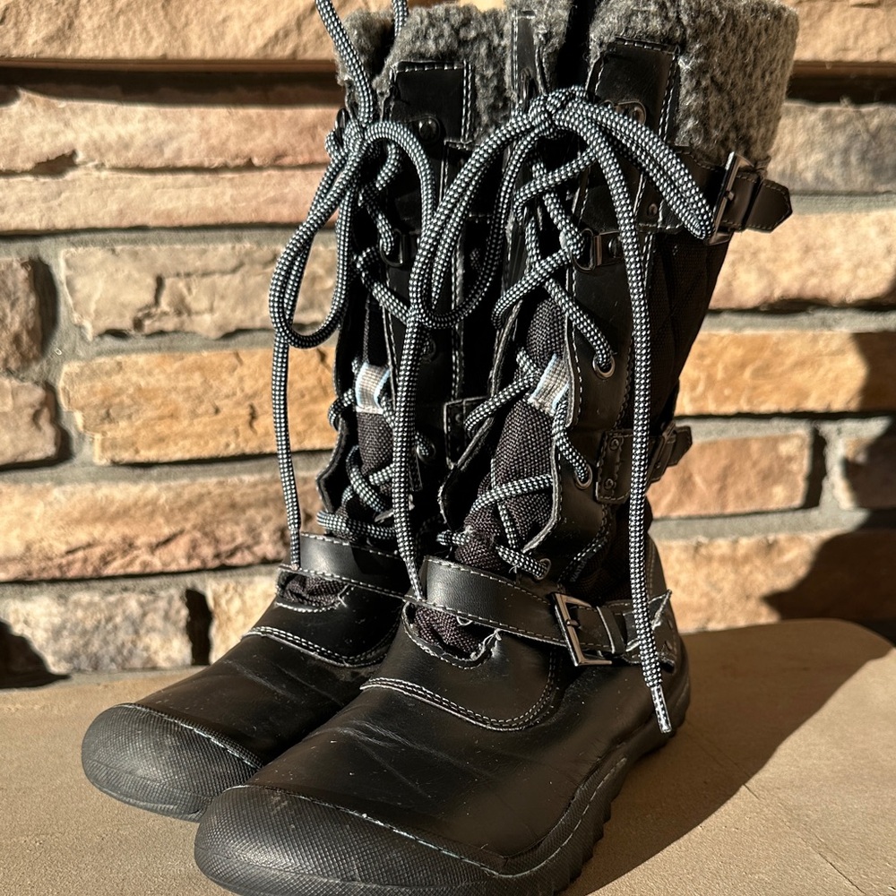 J-41 Black Lace-Up Winter Boots with Gray Knit Cuff